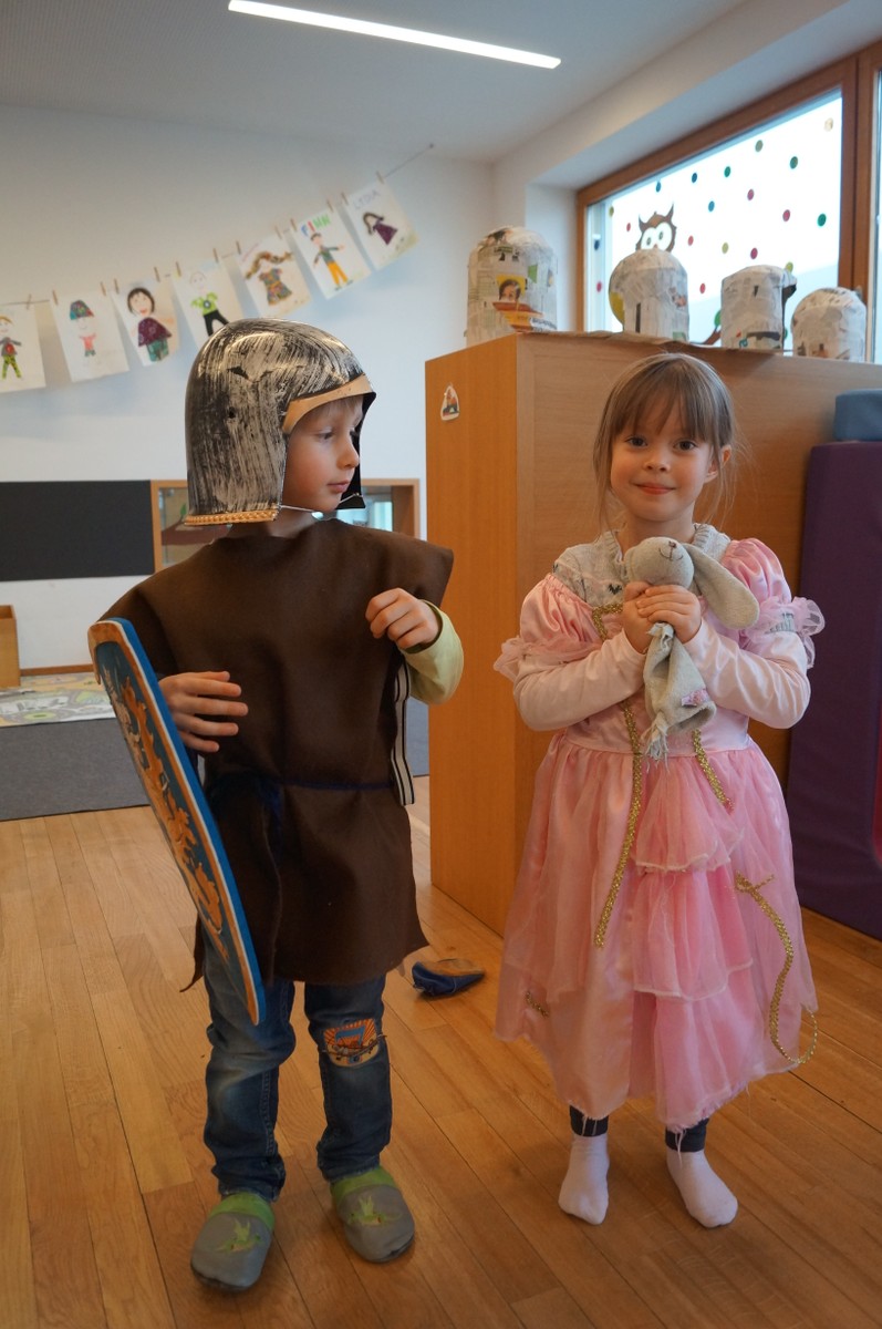 Während der Faschingszeit verwandeln sich unsere Kinder in Ritter und Burgfräulein.